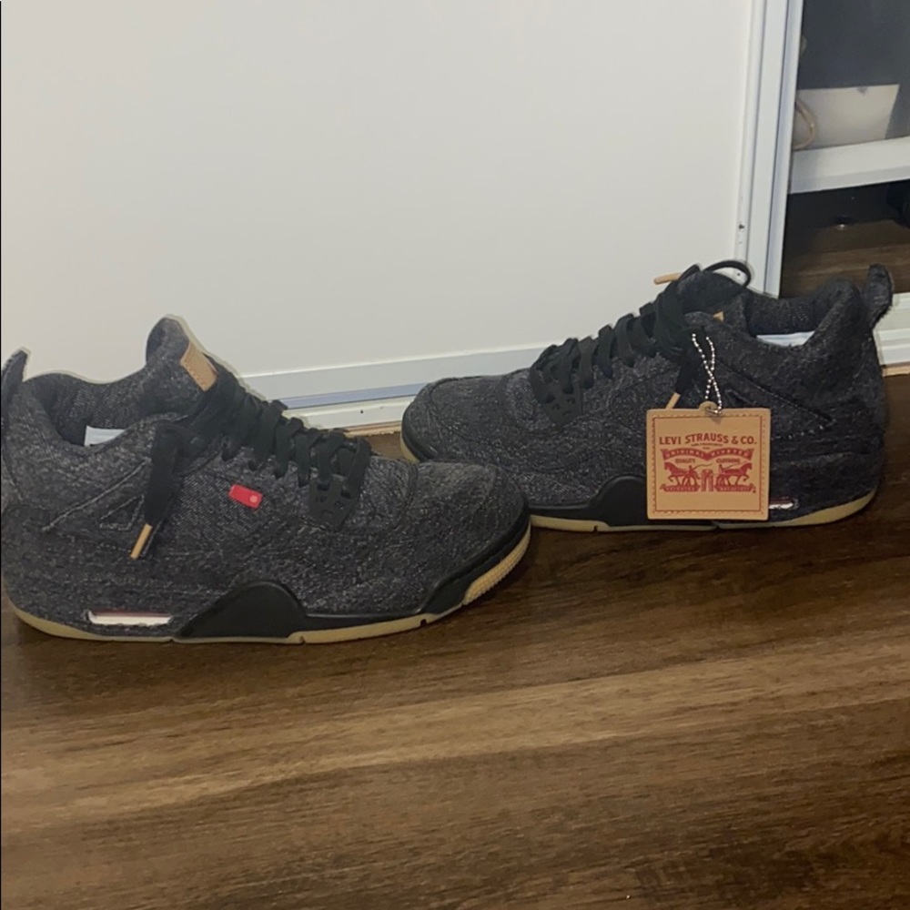 Levi Jordan 4s